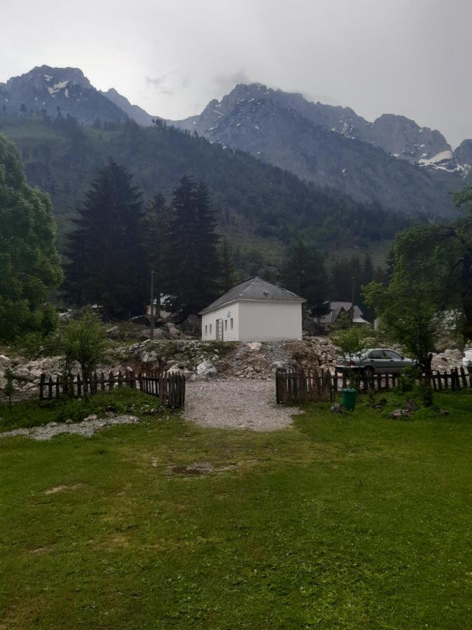 Bujtina Hysa Valbone Bagian luar foto