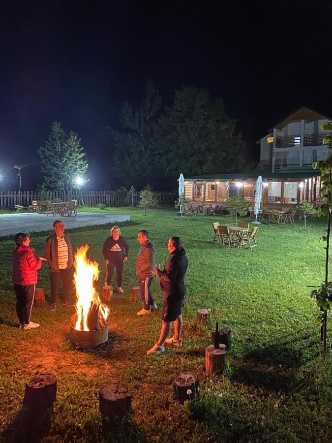 Bujtina Hysa Valbone Bagian luar foto